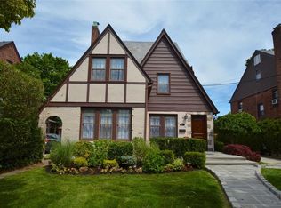 182 Brixton Rd S, Garden City South, NY 11530