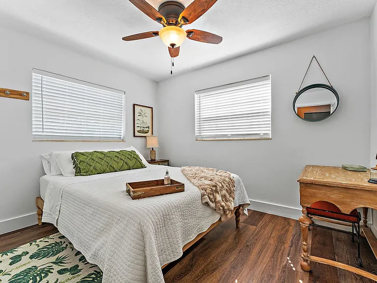 968 Laurel Rd — Photo 32
