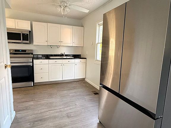 5th image of 408 Hillside Ave