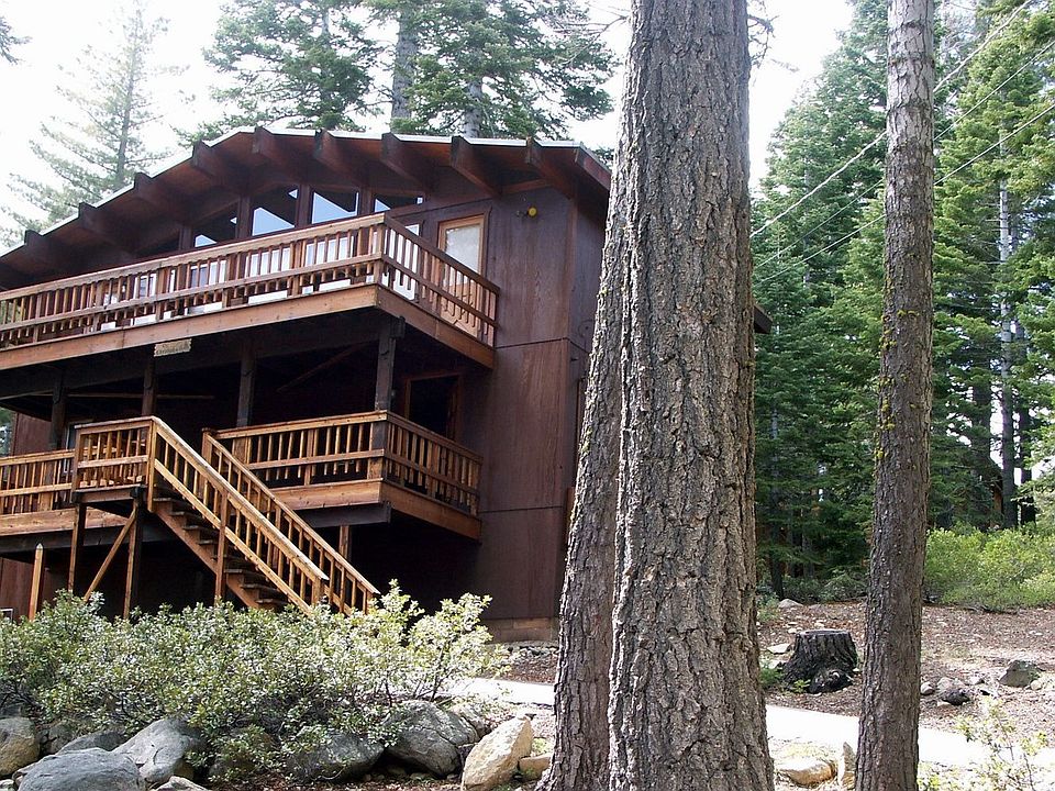 Home is set away from road to enhance privacy