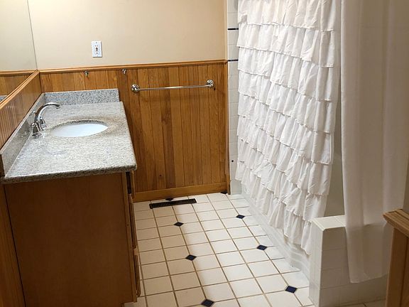 5th image of 520 96th Ave NE
