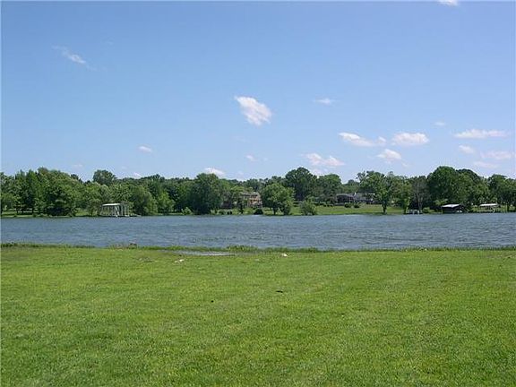 2nd image of 141 Island Dr