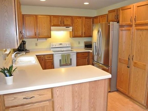 3rd image of 1244 Lake Park Dr