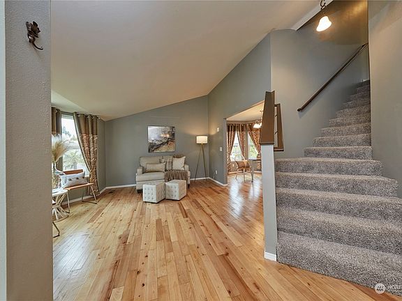 5th image of 2977 Fircrest Drive SE