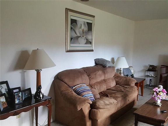 2nd image of 19 W Sunrise Ave
