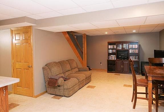 5th image of 102 Cedar Park Dr