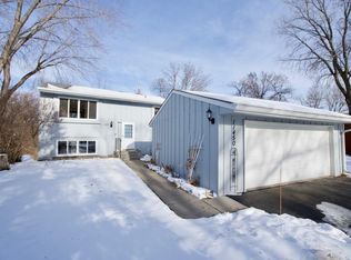 11450 Red Fox Dr N, Maple Grove, MN 55369