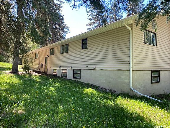 2nd image of 118 Birch Cres