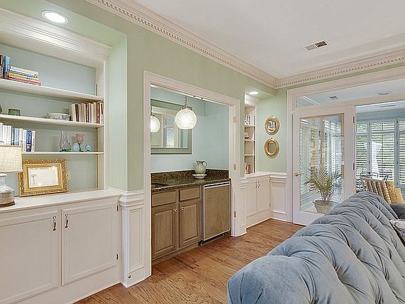 3rd image of 9258 Forest Hill Ln