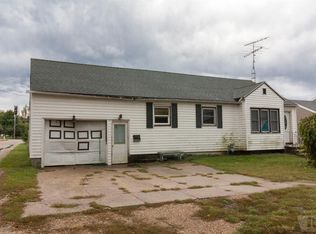 714 1st Ave NW, Hampton, IA 50441