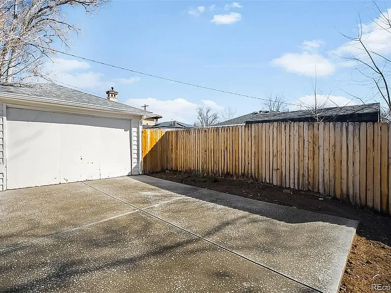 1615 S Elizabeth St — Photo 20
