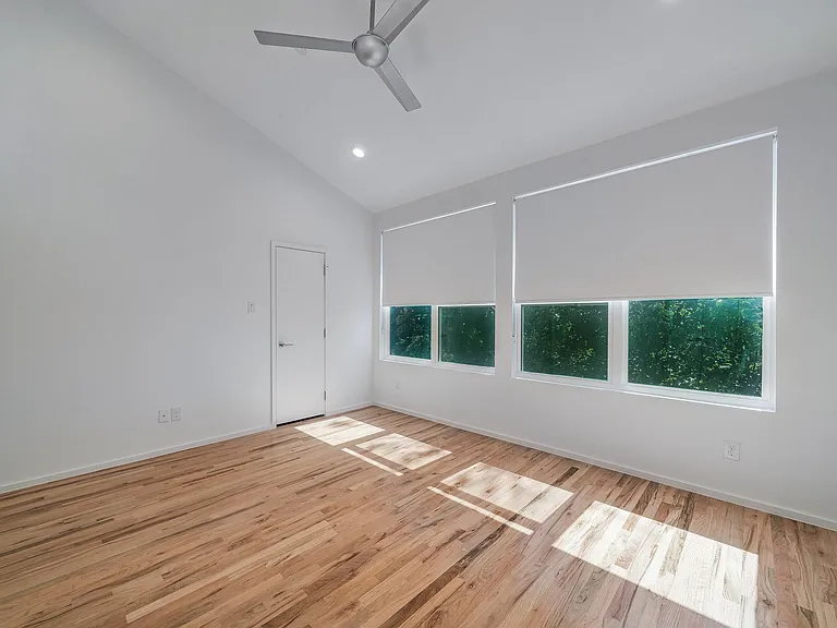 5931 Ross Ave #203 — Photo 11