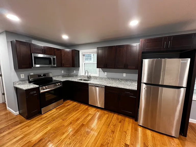 184 Oconnell St #2 — Photo 3