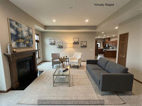3rd image of 520 S Woodland Dr