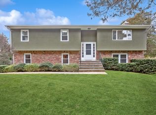 35 Tyndall Rd, Sag Harbor, NY 11963