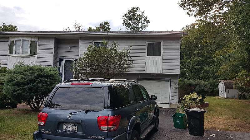 2nd image of 2 Zachary Ct
