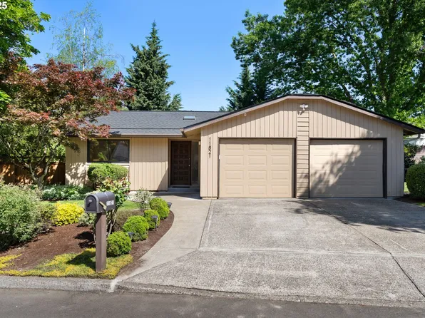 11821 SE Sunnycreek Ln, Clackamas, OR 97015
