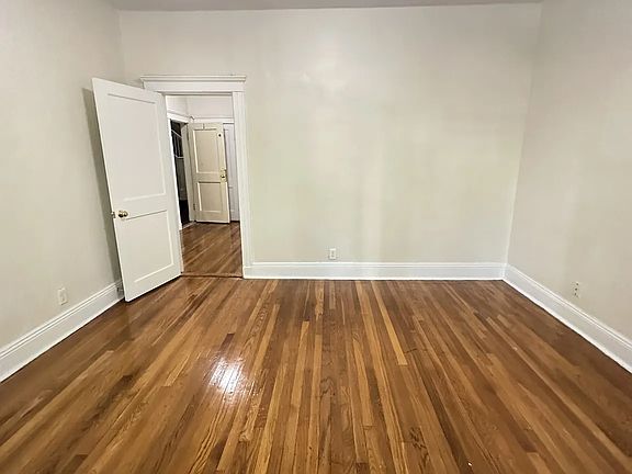 5th image of 15 Egremont Rd APT 2