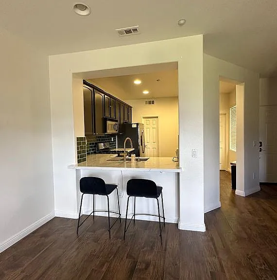 15423 Park Point Ave #106 — Photo 5