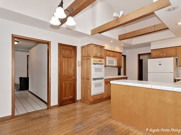 3rd image of 26150 N Lakeland Dr