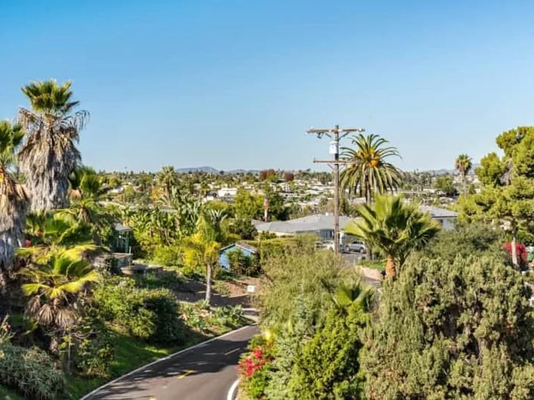 Lado De Loma Dr — Photo 35