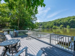 38 Oneida Ave, Hopatcong Boro, NJ 07843