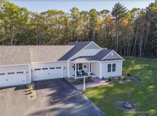 2 Maxwell Woods Dr, Cape Elizabeth, ME 04107
