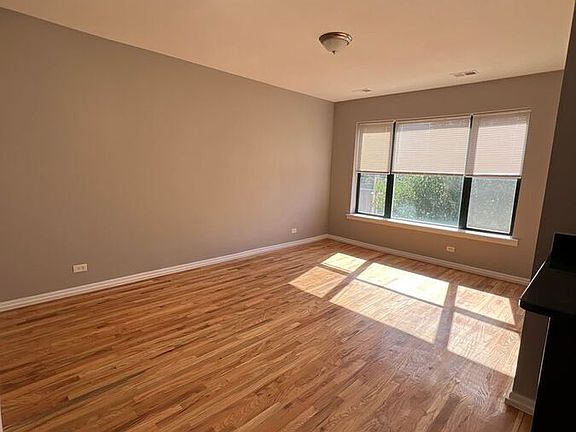 3rd image of 6131 S Indiana Ave APT 3W