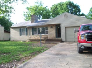 1813 Elaine Dr, Manhattan, KS 66502