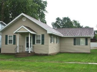 406 Cedar St, Cedar Point, IL 61316