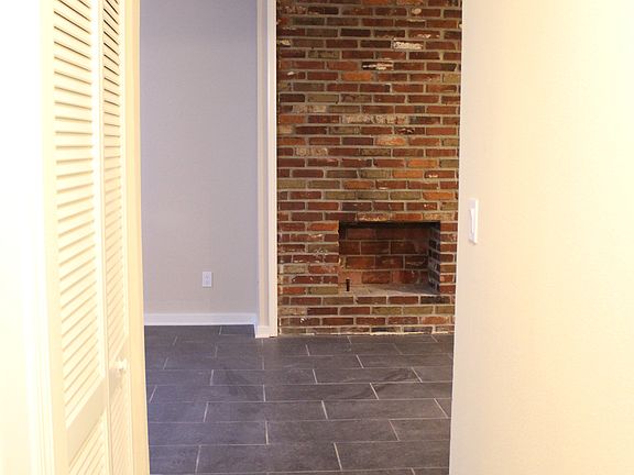3rd image of 3930 Warwick Blvd APT 4
