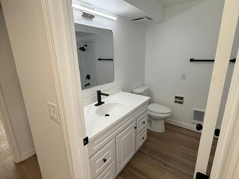 Majestic View Apt — Photo 33