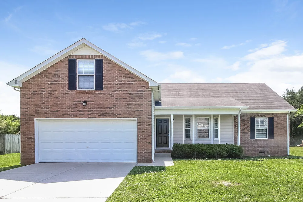 3 bed, 2.0 bath, 1958 sqft, $2,280 — Photo 1