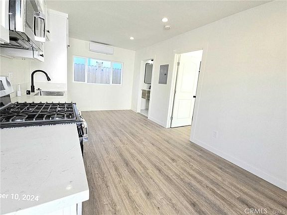 3rd image of 8524 Beverlywood St #1/4