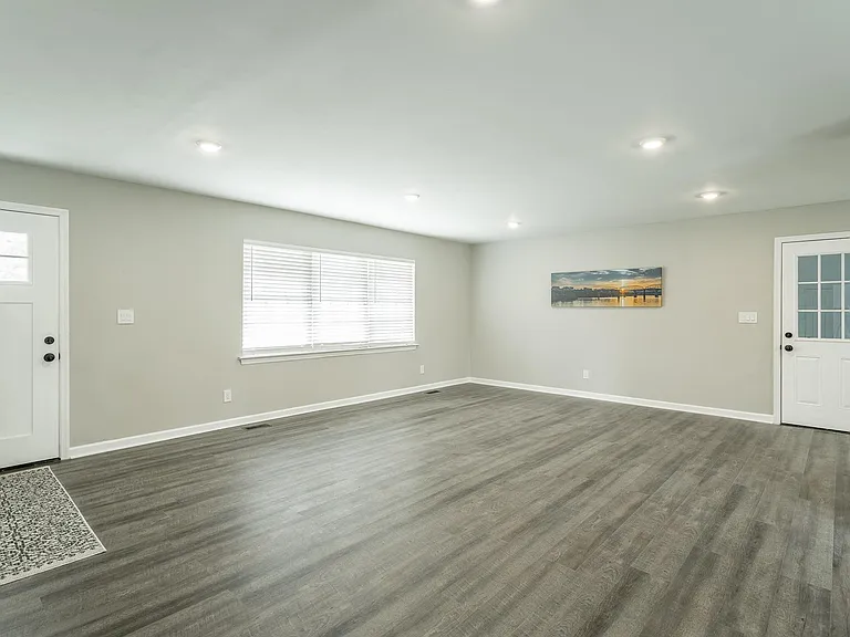 1403 Clearpoint Dr — Photo 52