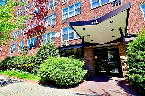 Sold by Remax Edge | media 30