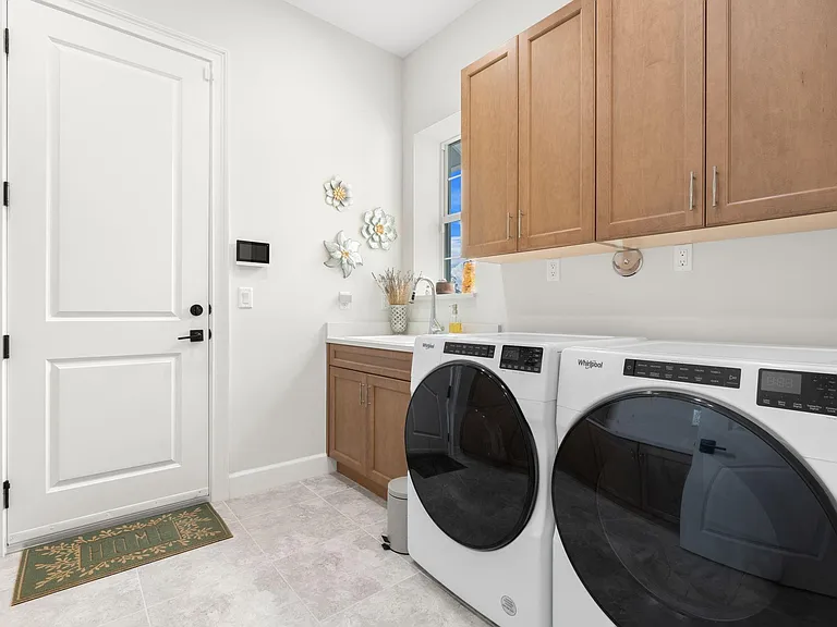 4776 Estates Cir — Photo 41