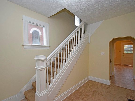 5th image of 55 Juergens Ave