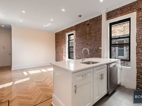 5th image of 46 Bank St APT 10