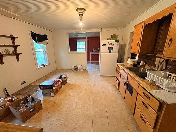 4th image of 1002 Cora Avenue