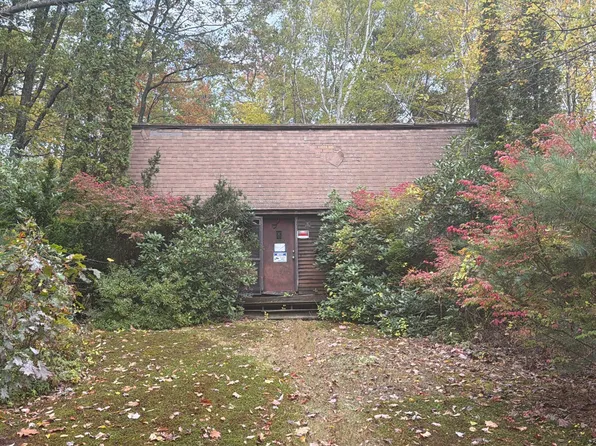 1609 Southampton Rd, Montgomery, MA 01085