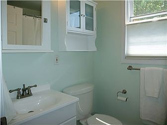3rd image of 3900 Evelyn Dr
