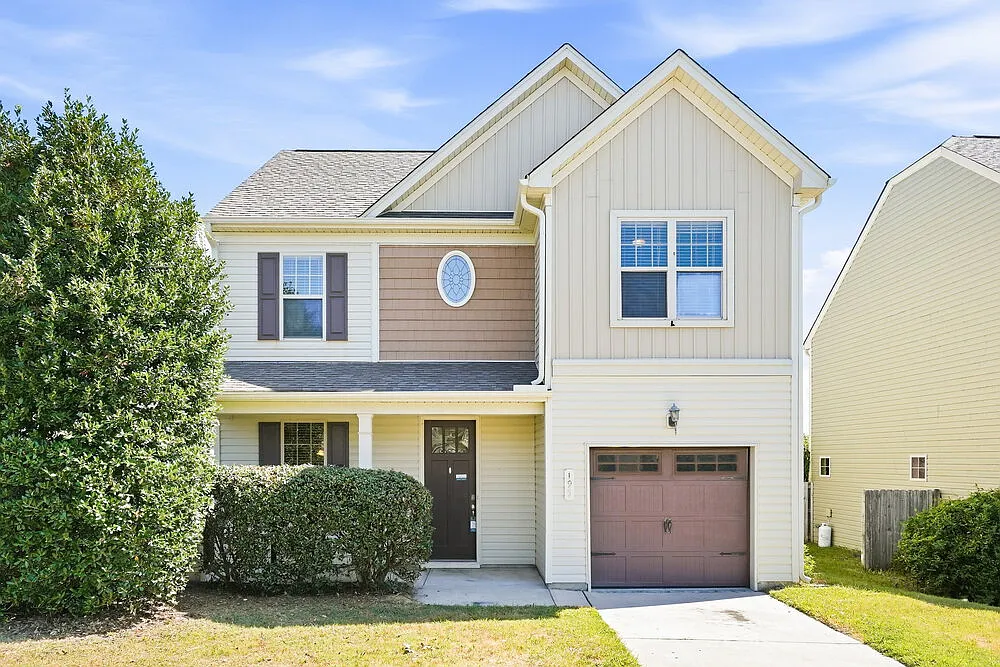 3 bed, 2.5 bath, 1708 sqft, $1,945 — Photo 1