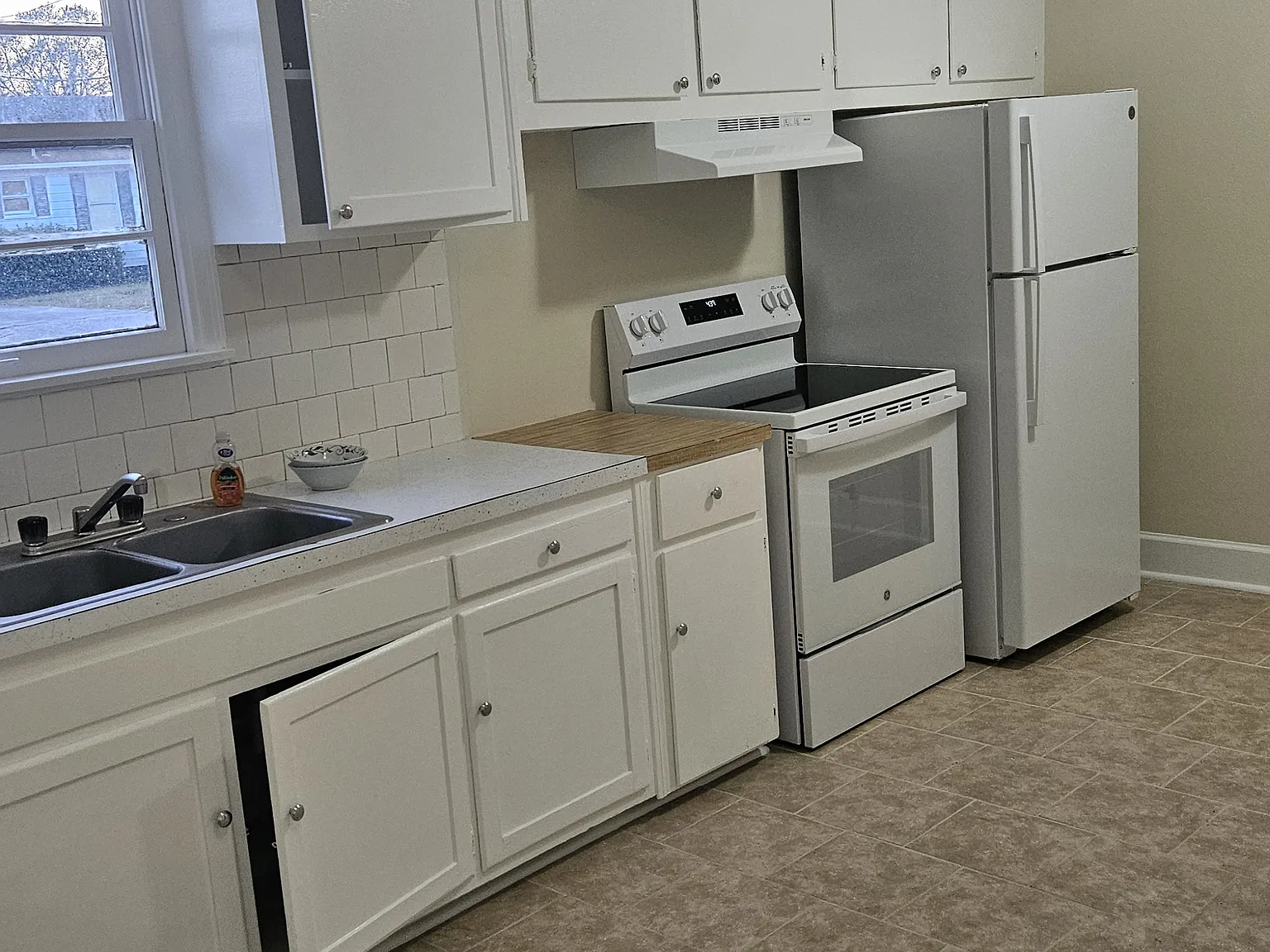 3408 W Lloyd St — Photo 4
