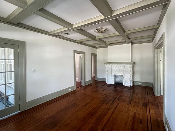 4th image of 242 W 10th St
