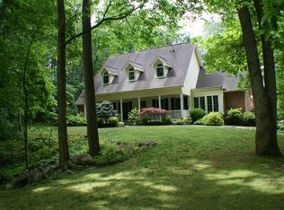 441 Lake Dr, Piney Flats, TN 37686