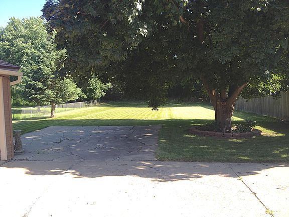 3rd image of 5415 Bushnell Ave