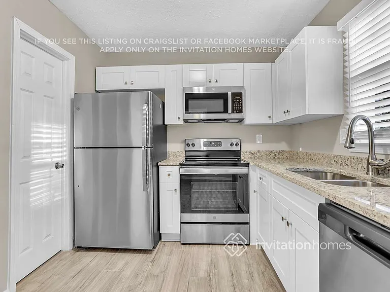 4891 Lehigh Dr — Photo 10