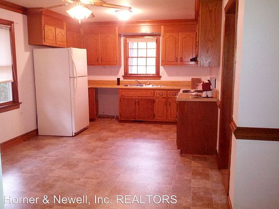 2nd image of 3818 Glen Oaks Ct