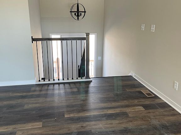 3rd image of 123 S McGee St #123